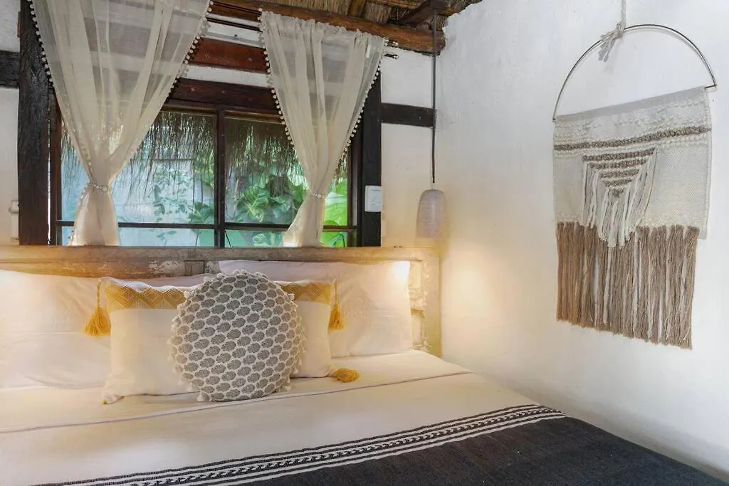 Villa Santuario Lake Front Oasis Bacalar